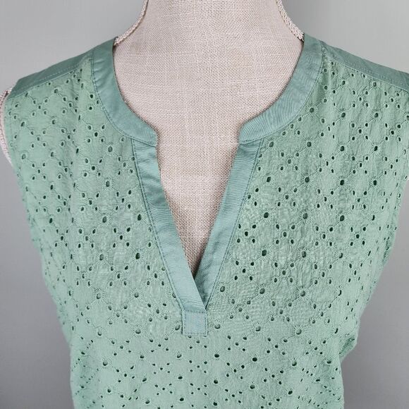 EDDIE BAUER WOMEN'S SLEEVELESS EYELET MIX TOP SIZE SMALL NWT - Picture 2 of 8